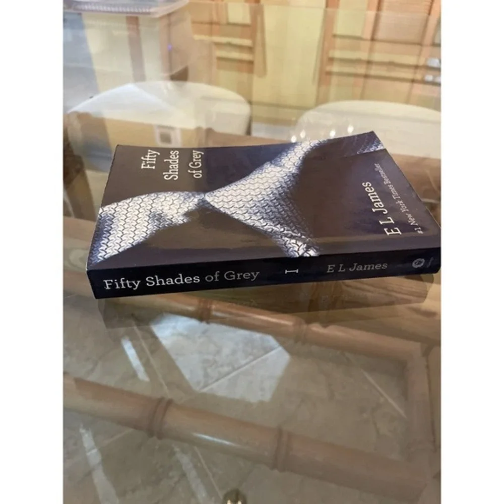Fifty Shades of Grey : Book One‎ of the Fifty Shades Trilogy by E. L. James...